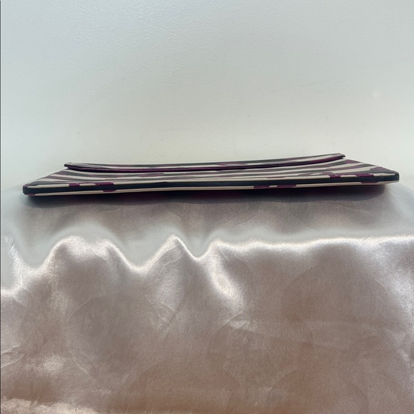 Marc by Marc Jacobs Lips iPad Case - Picture 9 of 14